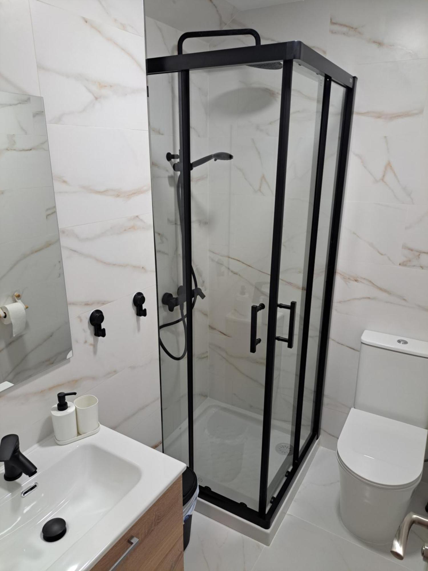 Spacious In Noelia With Private Pool, Garden & Parking