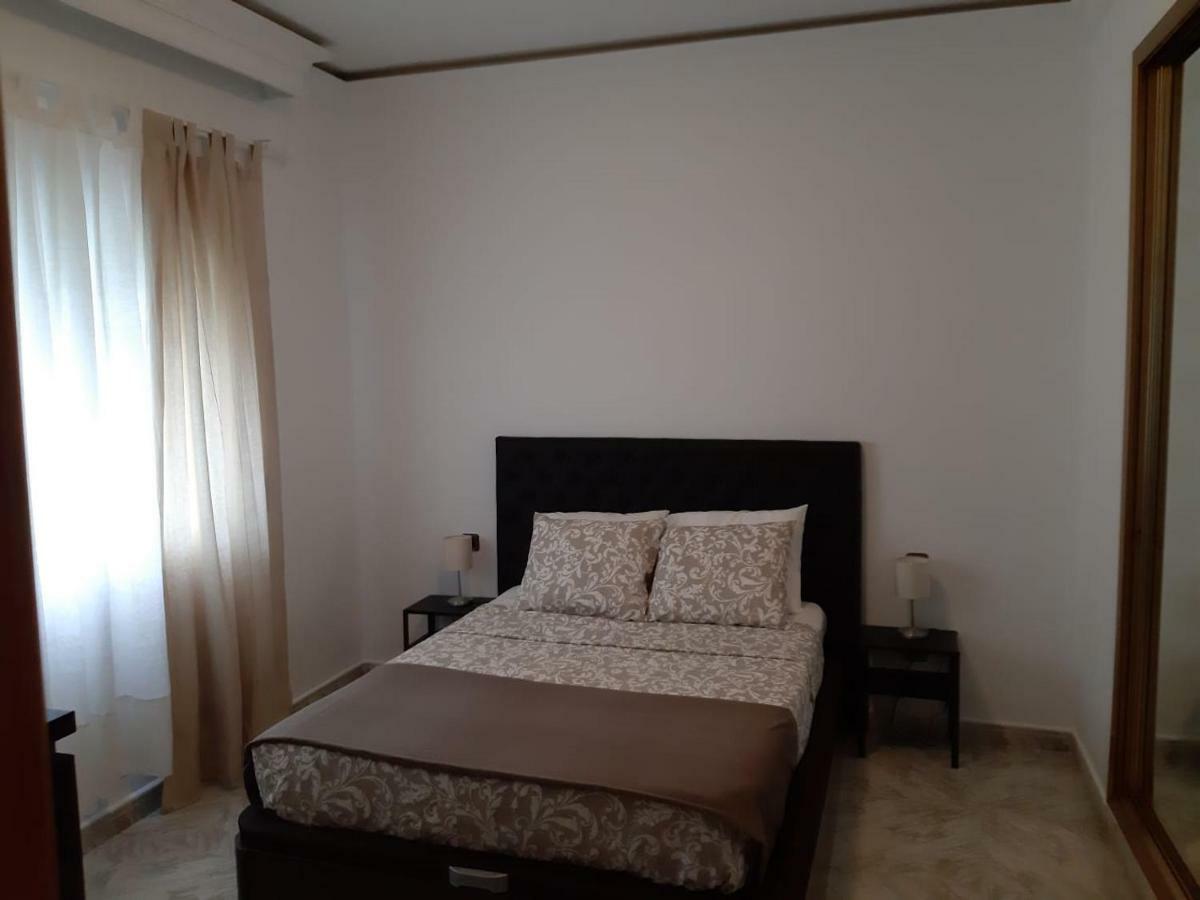 Spacious In Noelia With Private Pool, Garden & Parking Vakantiehuis *