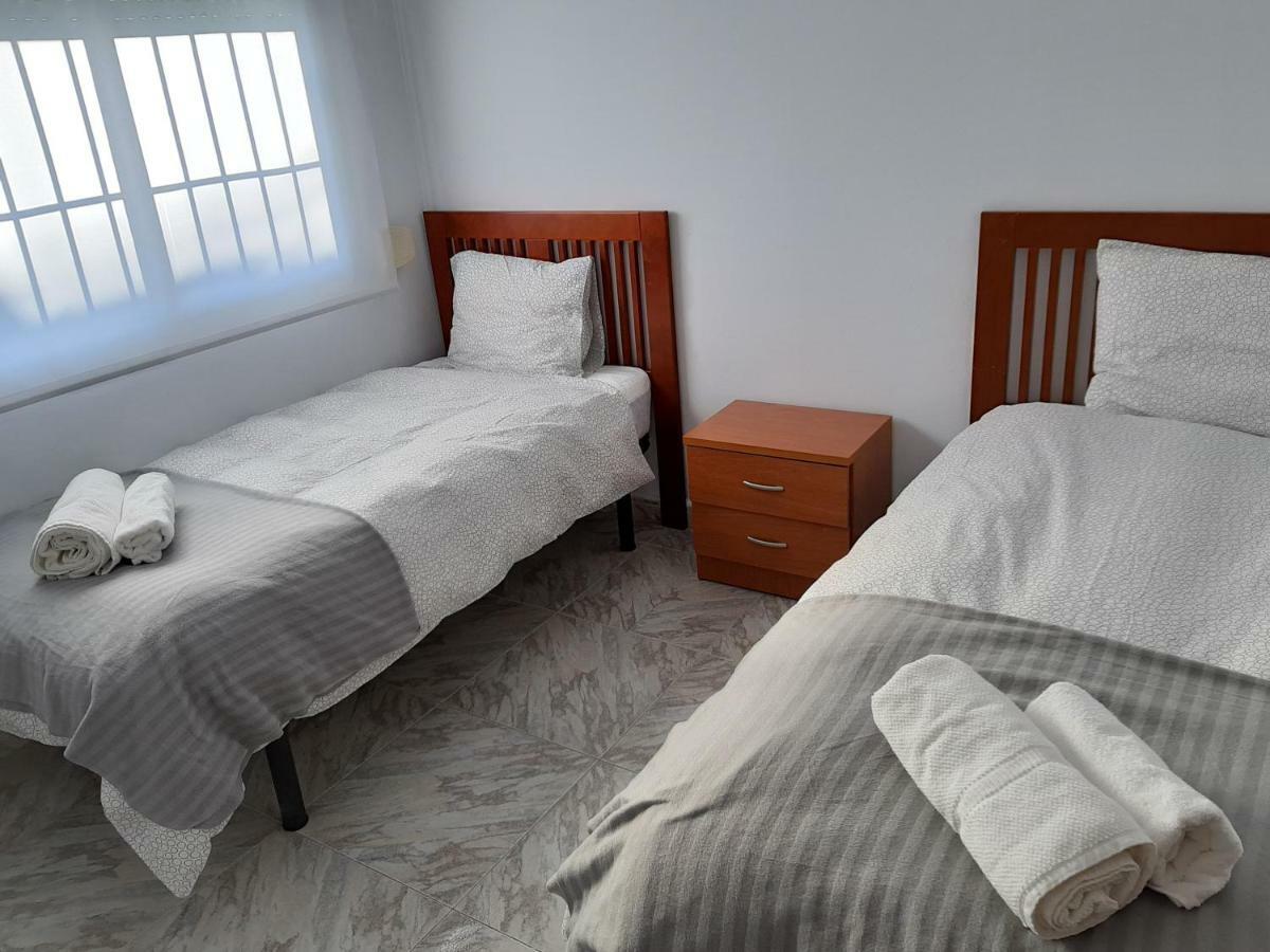 Spacious In Noelia With Private Pool, Garden & Parking