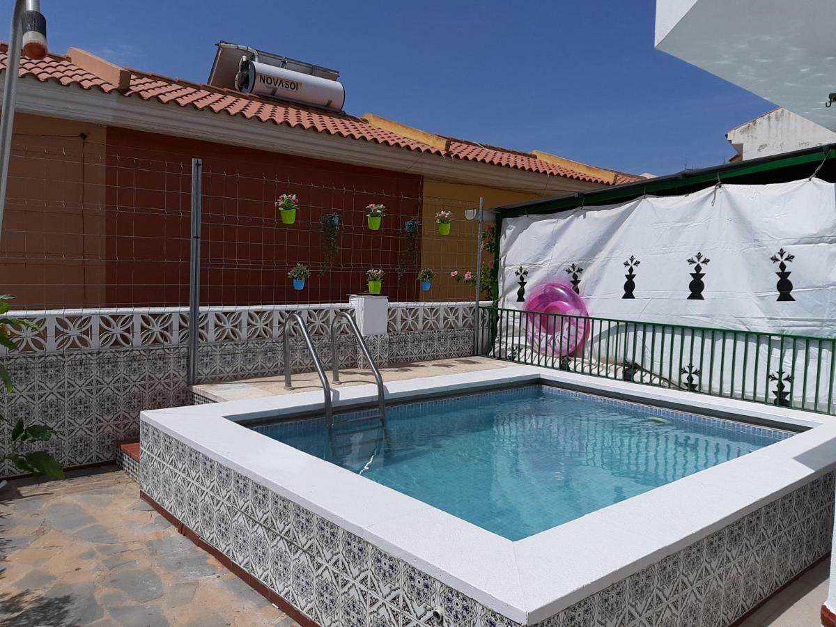 Spacious In Noelia With Private Pool, Garden & Parking Vakantiehuis *